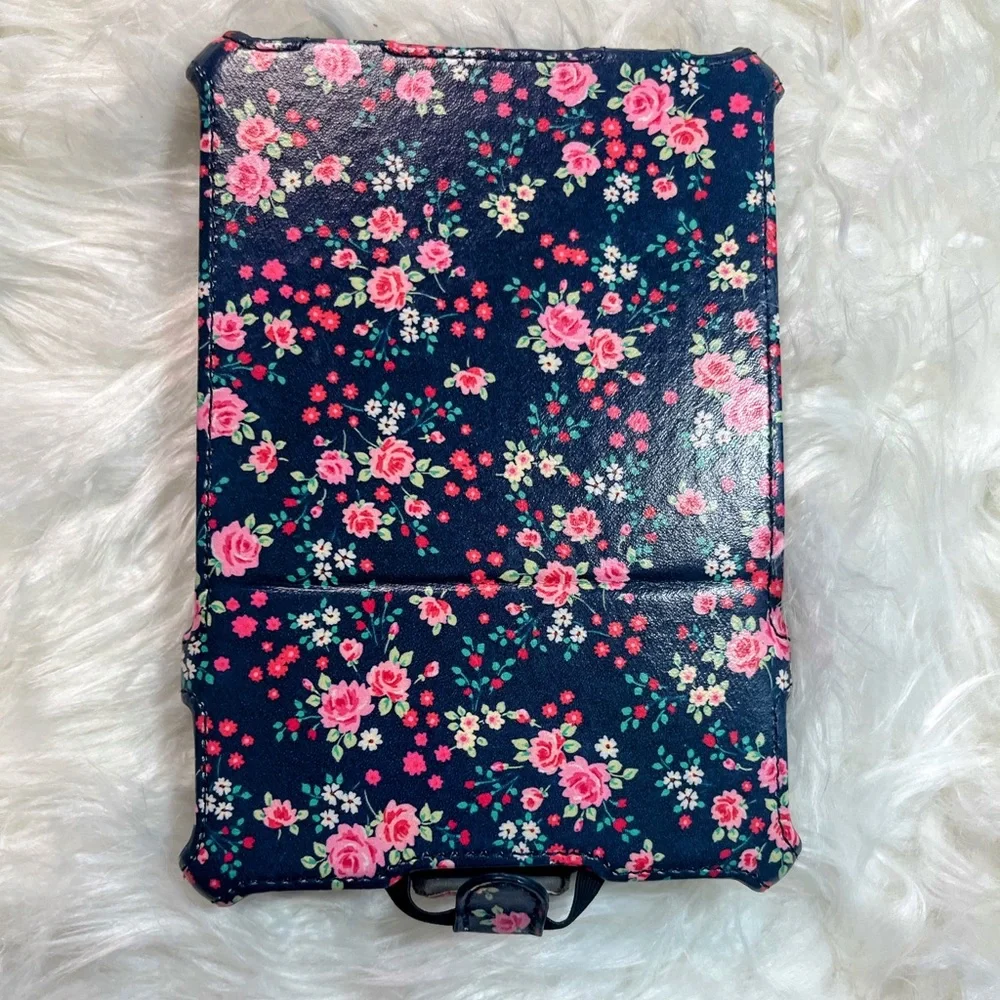 Kindle case. Holds kindle Amazon kindle paperwhite
